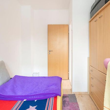 Schoenes Zimmer Im Charmanten Haus Berlin Extérieur photo