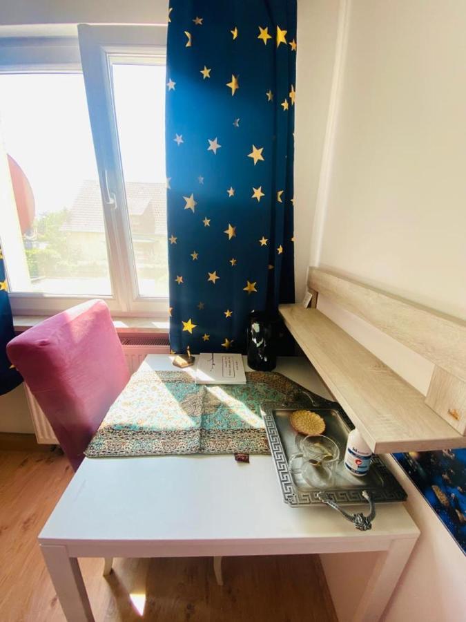 Schoenes Zimmer Im Charmanten Haus Berlin Extérieur photo