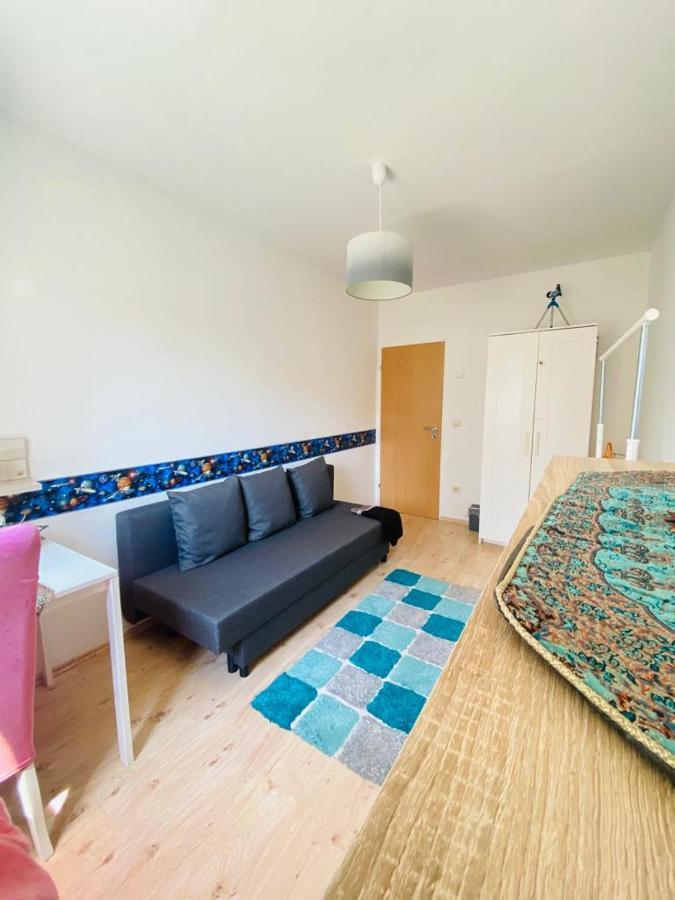 Schoenes Zimmer Im Charmanten Haus Berlin Extérieur photo