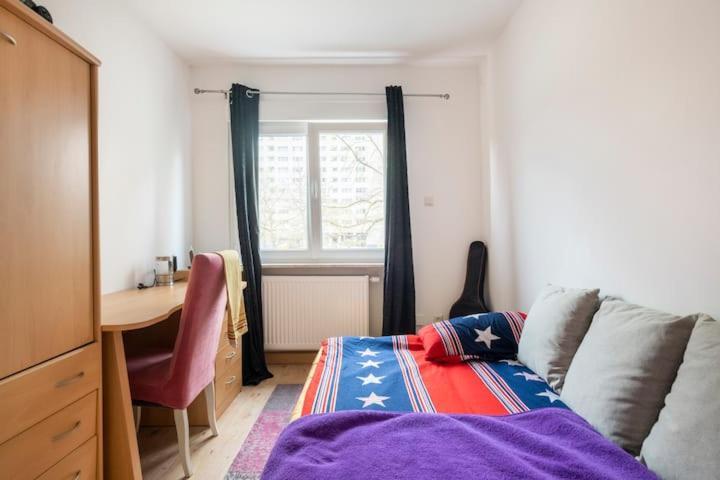 Schoenes Zimmer Im Charmanten Haus Berlin Extérieur photo